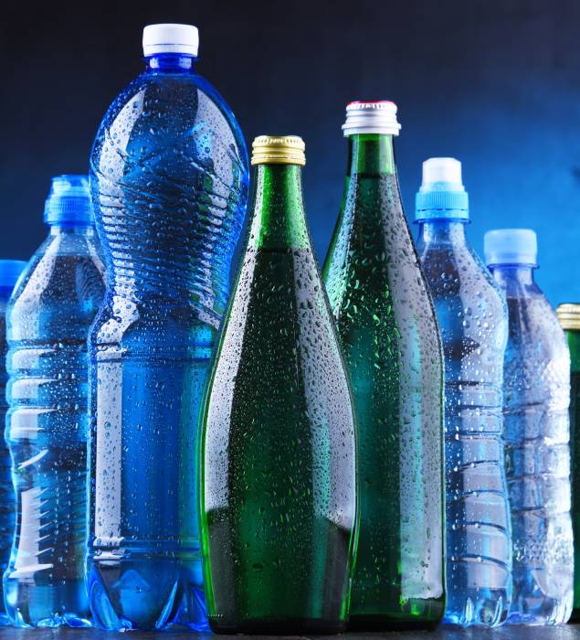 bottiglie plastica e bottiglie vetro bottiglie plastica e bottiglie vetro